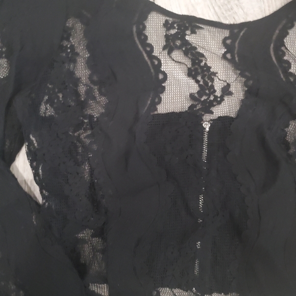 Mesh crop top - Picture 2 of 3